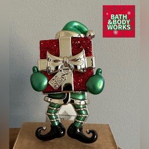 B&BW 2022 Elf w/ Present Wallflower Plug